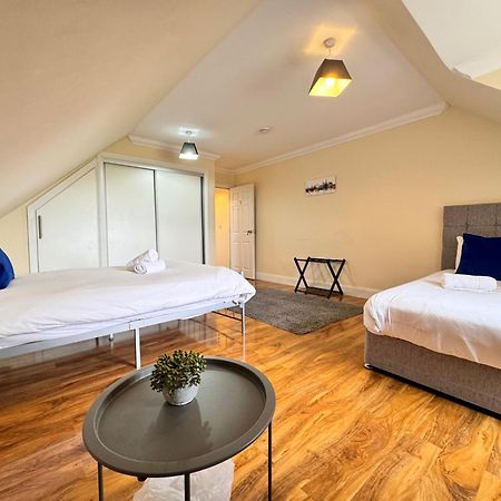 Relaxing Airport Rooms Stanwell Exterior foto